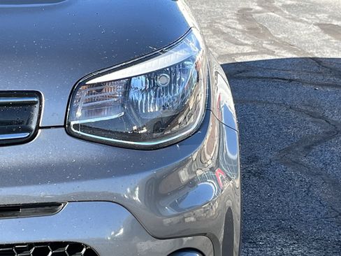 Used 2019 Kia Soul + image 10
