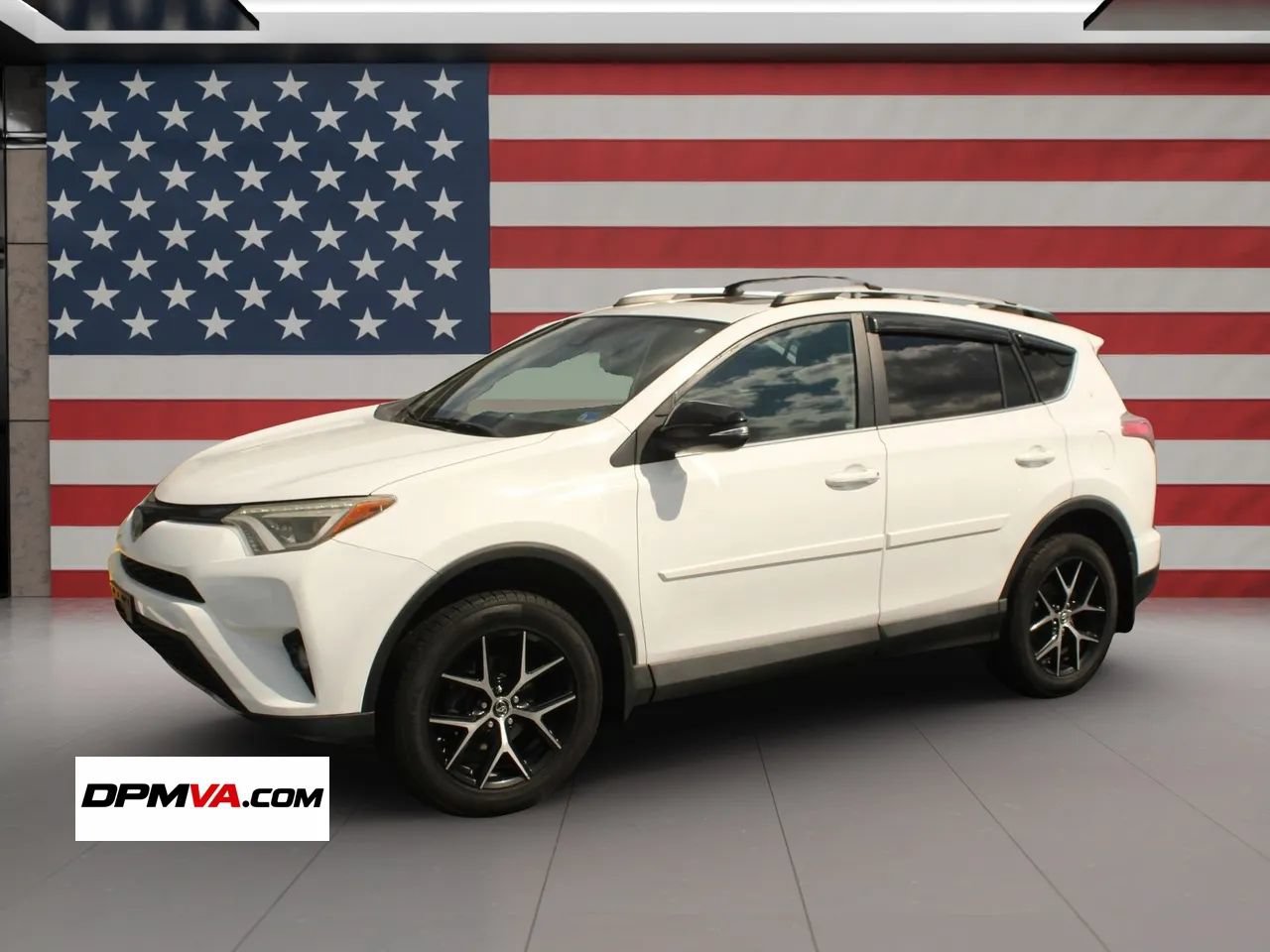 Used 2017 Toyota RAV4 SE AWD/4WD image 1