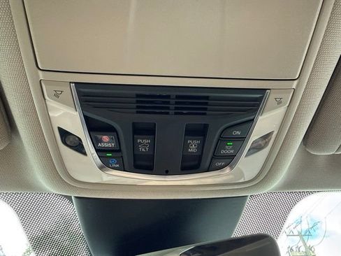 Used 2023 Acura MDX w/ Technology Package AWD/4WD image 40