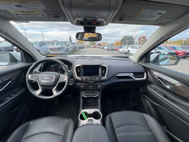 Used 2024 GMC Terrain Denali w/ Denali Premium Package AWD/4WD image 19