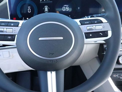 New 2026 Hyundai Tucson SE image 11