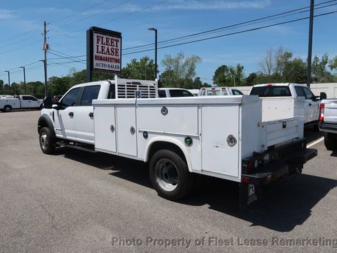 Used 2018 Ford F550 2WD Crew Cab Super Duty image 3