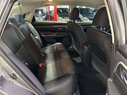 Used 2017 Nissan Altima 2.5 SR w/ Midnight Edition Package FWD image 30