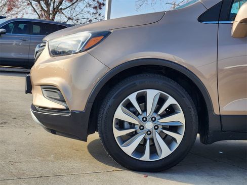 Used 2018 Buick Encore Preferred image 8