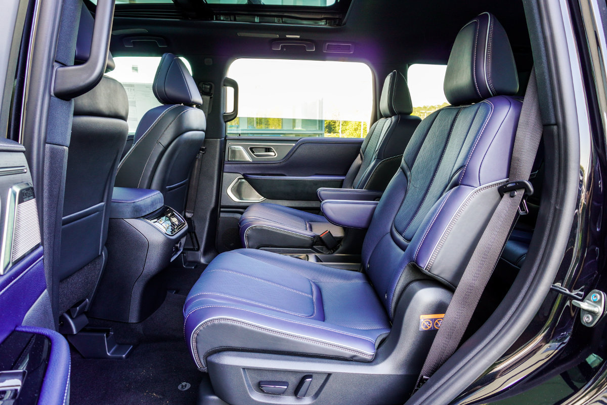 Certified 2026 INFINITI QX80 4WD w/ Sport Exterior Package image 39