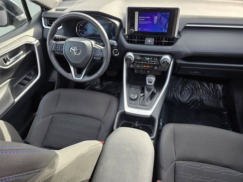Used 2025 Toyota RAV4 SE w/ Convenience Package AWD/4WD image 33