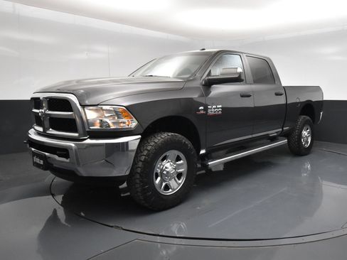 Used 2018 RAM 2500 Tradesman w/ Chrome Appearance Group AWD/4WD image 2