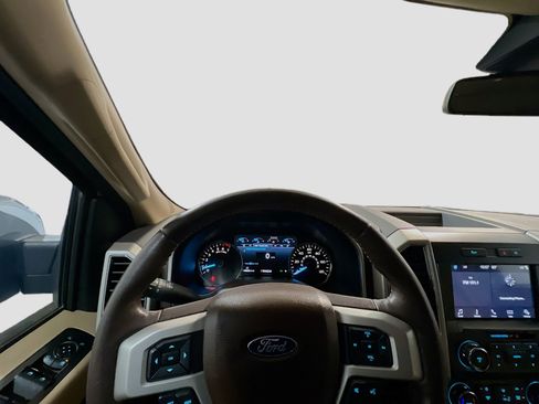Used 2019 Ford F150 Lariat image 7