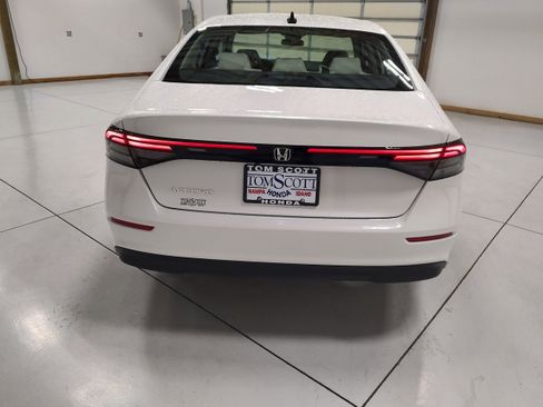 New 2025 Honda Accord SE image 12
