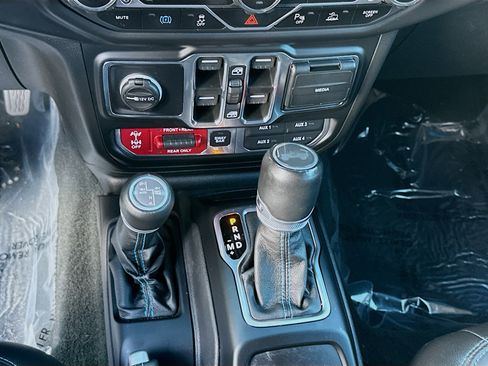 Used 2022 Jeep Wrangler Unlimited Rubicon 4xe image 16