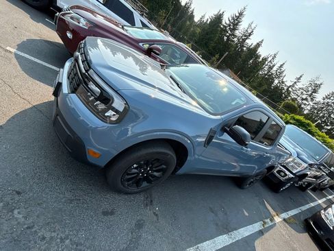 Used 2024 Ford Maverick Lariat w/ Black Appearance Package FWD image 2