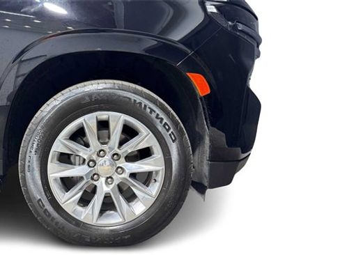 Used 2024 Chevrolet Suburban Premier w/ Premium Package 2 image 8