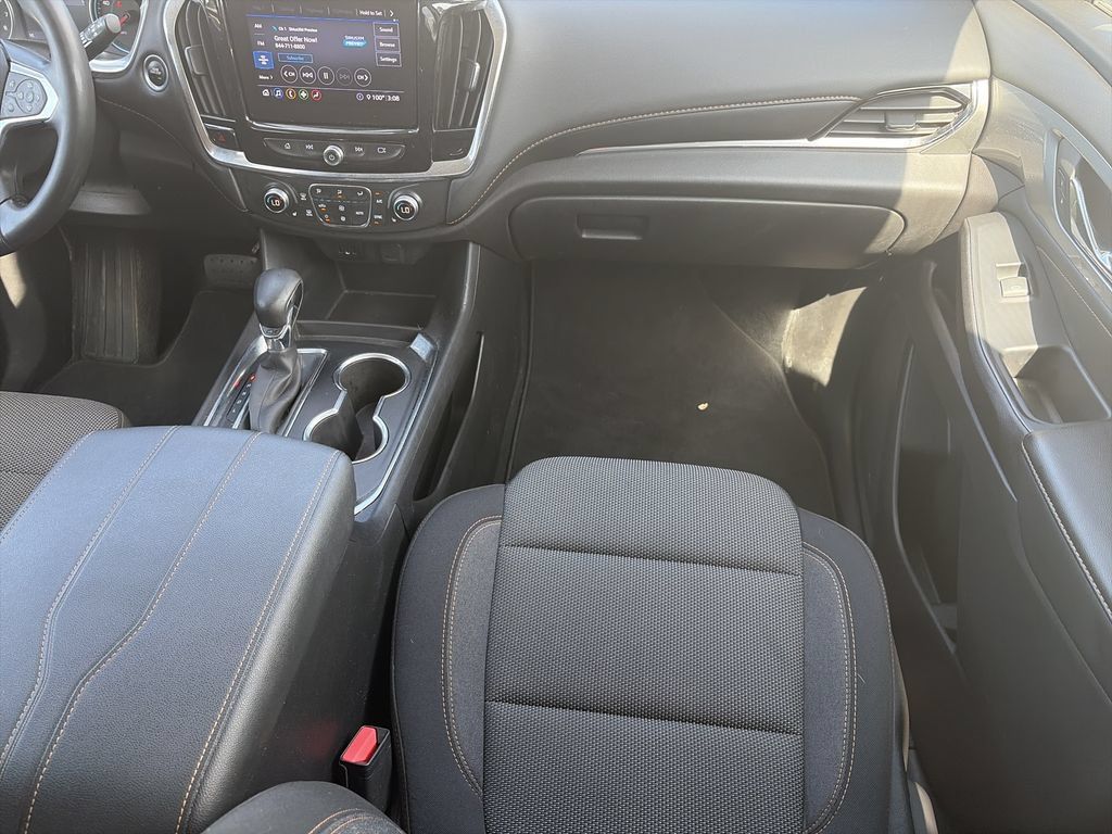 Used 2021 Chevrolet Traverse LT FWD image 16