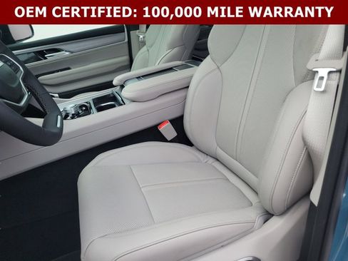 Used 2026 Jeep Grand Wagoneer 2WD w/ Premium Group I image 24