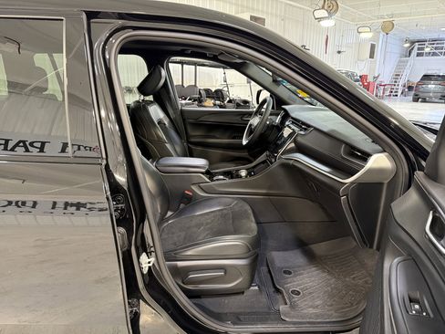 Used 2023 Jeep Grand Cherokee L Altitude image 15