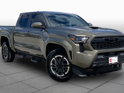 Used 2026 Toyota Tacoma TRD Sport RWD image 3