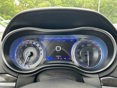 Used 2019 Chrysler 300 Limited w/ Safetytec Plus Group image 20
