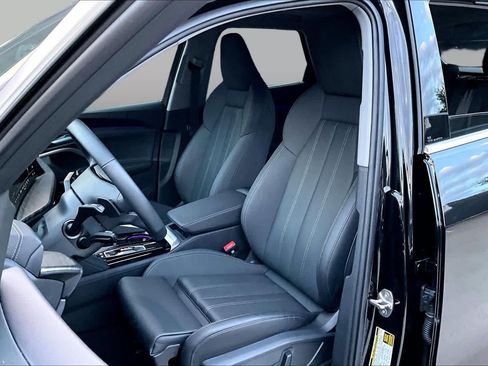 Used 2025 Audi Q5 Premium Plus w/ Premium Plus AWD/4WD image 8