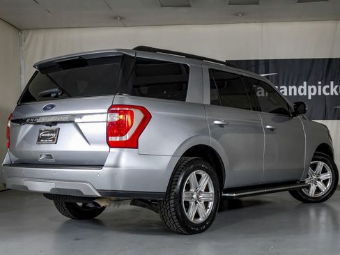 Used 2020 Ford Expedition XLT w/ Equipment Group 202A image 8