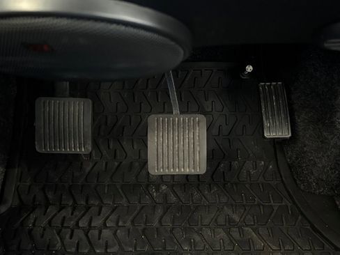 Used 1993 Land Rover Defender 110 image 35