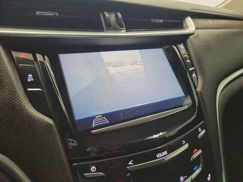 Used 2019 Cadillac XTS Luxury image 28