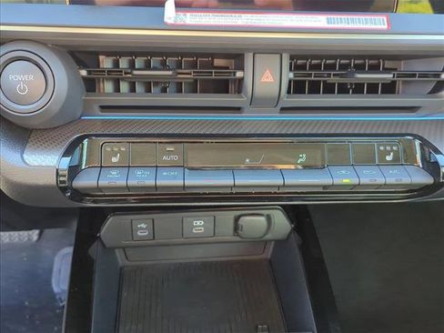 Certified 2025 Toyota Prius XLE image 19