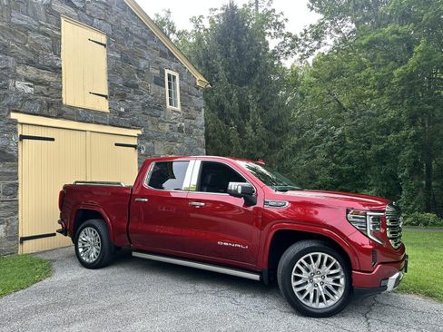 Used 2022 GMC Sierra 1500 Denali w/ Denali Reserve Package AWD/4WD image 42