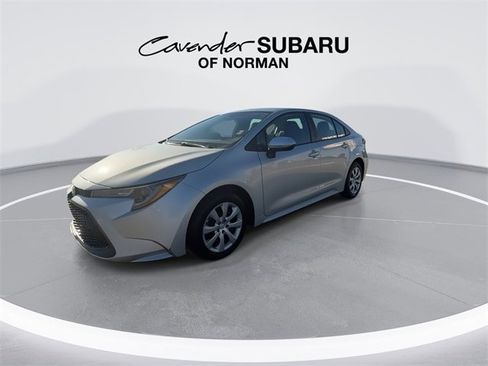 Used 2020 Toyota Corolla LE image 4