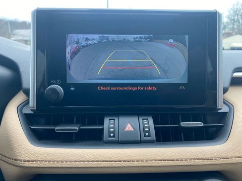 Used 2023 Toyota RAV4 XLE Premium image 19