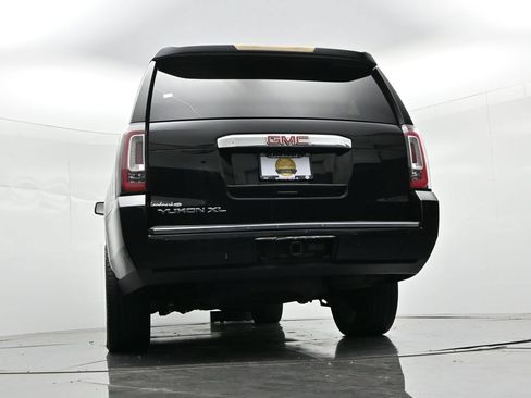 Used 2016 GMC Yukon XL Denali w/ Open Road Package AWD/4WD image 19