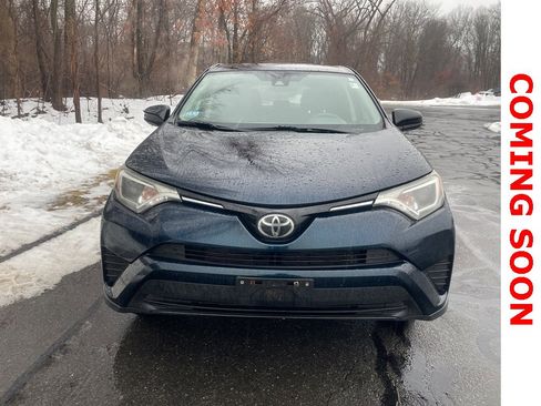 Used 2018 Toyota RAV4 LE image 2