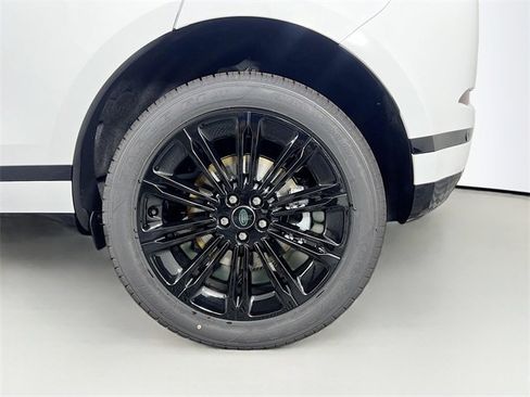 Used 2024 Land Rover Range Rover Evoque S image 11