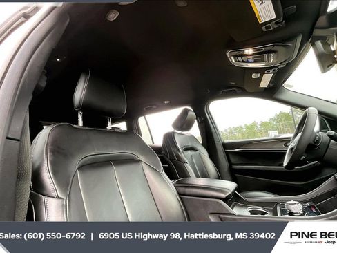 Used 2024 Jeep Grand Cherokee L Limited image 16