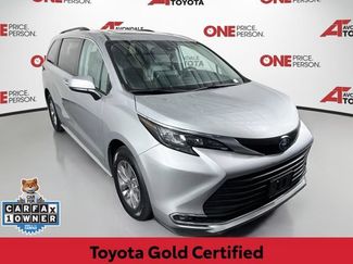 Certified 2024 Toyota Sienna XLE FWD video 1