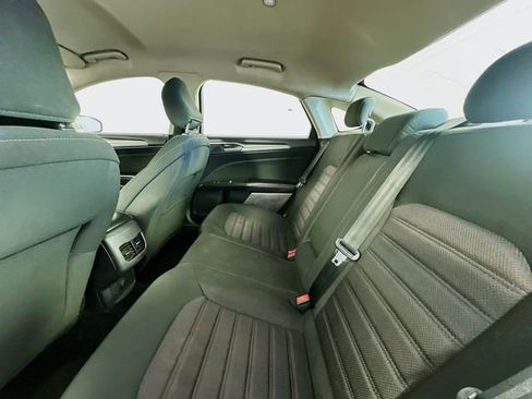 Used 2020 Ford Fusion SE FWD image 23