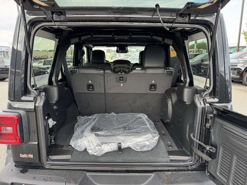 New 2026 Jeep Wrangler Unlimited Rubicon AWD/4WD image 29