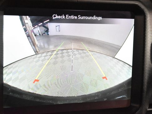 Used 2020 Jeep Wrangler Unlimited Sahara image 31