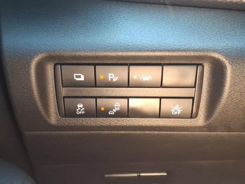 Used 2020 Nissan Kicks S FWD image 21