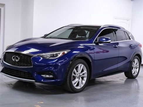 Used 2018 INFINITI QX30 Premium w/ Cargo Package image 7