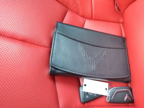 Used 2022 Chevrolet Corvette Stingray Coupe w/ Z51 Performance Package RWD image 21