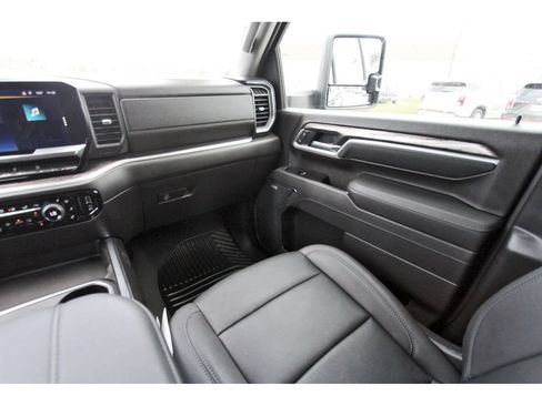 Used 2025 Chevrolet Silverado 2500 LTZ w/ Trail Boss Package AWD/4WD image 12