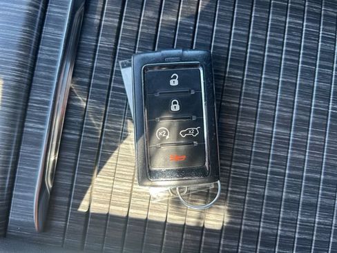 Used 2023 Jeep Wagoneer Series II AWD/4WD image 34