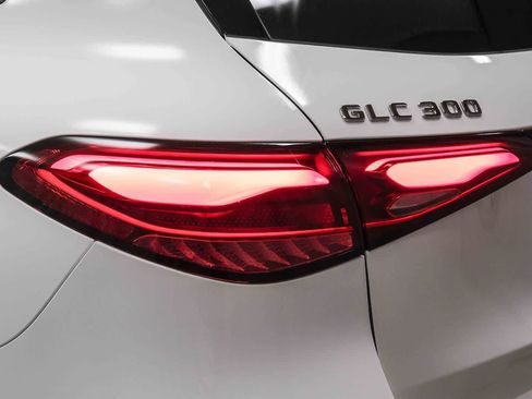 Certified 2026 Mercedes-Benz GLC 300 image 7