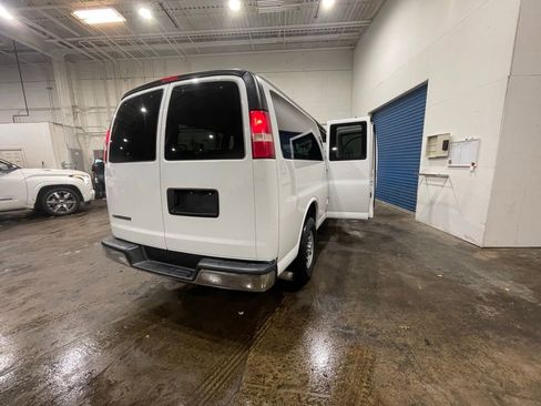 Used 2017 Chevrolet Express 3500 LT w/ LT Preferred Equipment Group image 4