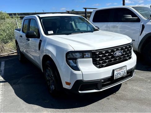 Used 2025 Ford Maverick XLT w/ Equipment Group 302A AWD/4WD image 3