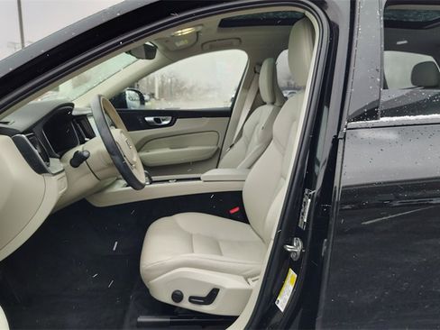 Used 2023 Volvo XC60 B5 Plus w/ Climate Package image 7