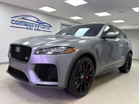 Used 2020 Jaguar F-PACE SVR image 1