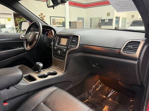 Used 2014 Jeep Grand Cherokee Laredo w/ Quick Order Package 23E AWD/4WD image 18