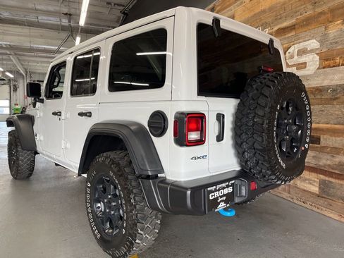 Used 2023 Jeep Wrangler Unlimited w/ Sun & Screen Package image 26