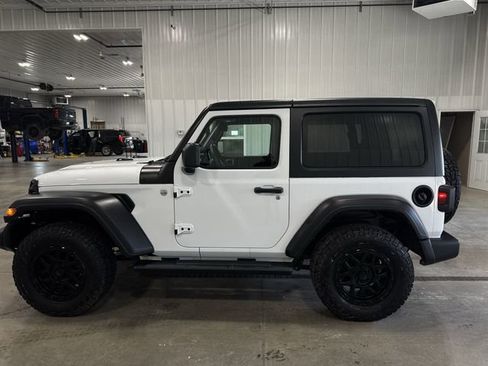 Used 2021 Jeep Wrangler Sport AWD/4WD image 5